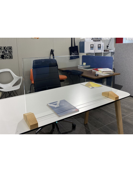 CLOISON EN VERRE FEUILLETE SUR PIEDS POUR ACCUEIL OU SEPARATION DES BUREAUX