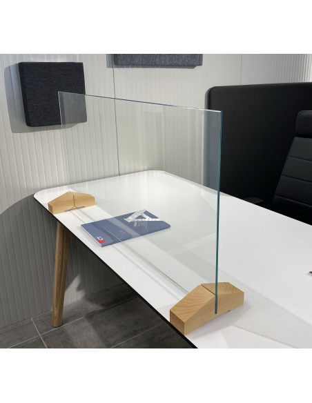 CLOISON EN VERRE FEUILLETE SUR PIEDS POUR ACCUEIL OU SEPARATION DES BUREAUX