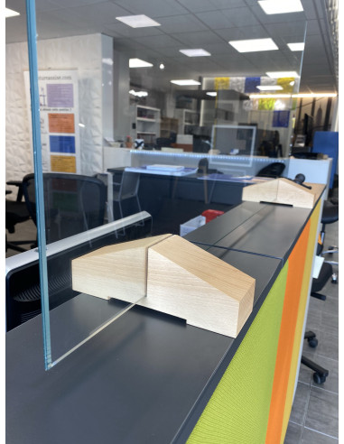 CLOISON EN VERRE FEUILLETE SUR PIEDS POUR...