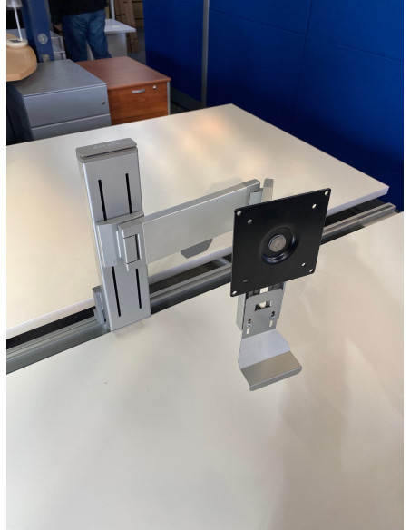 bureau-avec-bras-ecran