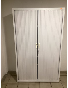 ARMOIRE HAUTE A RIDEAUX