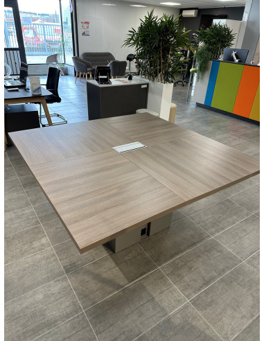 TABLE REUNION CARREE