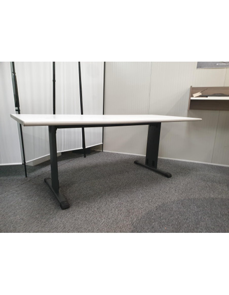 BUREAU DROIT BLANC PIEDS METAL NOIR