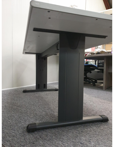 BUREAU DROIT BLANC PIEDS METAL NOIR