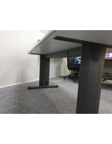 BUREAU DROIT BLANC PIEDS METAL NOIR