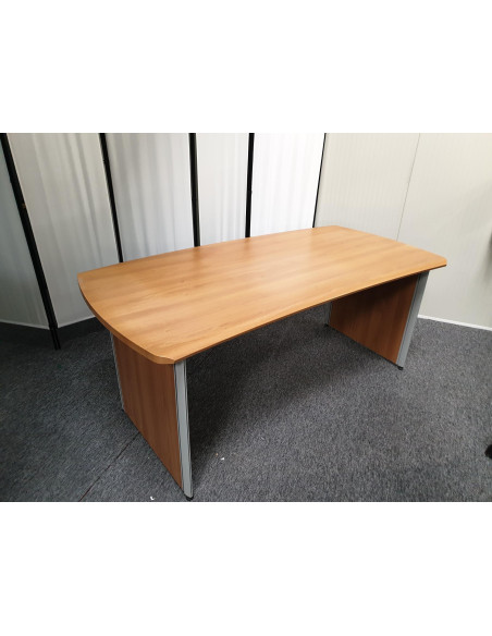 BUREAU DROIT PIEDS PLEINS