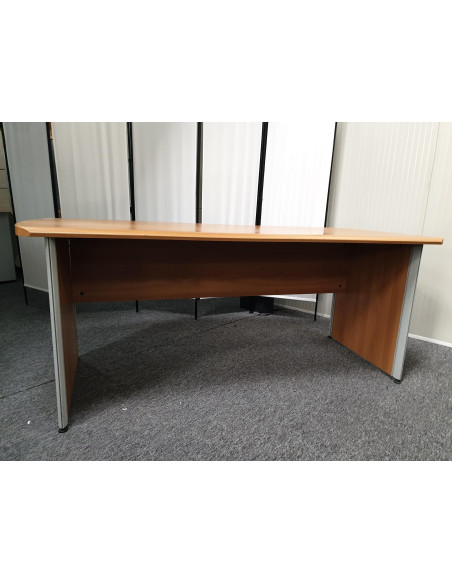 BUREAU DROIT PIEDS PLEINS