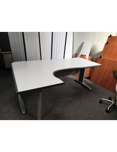 BUREAU COMPACT AVEC CHANT ANTI-CHOC 2