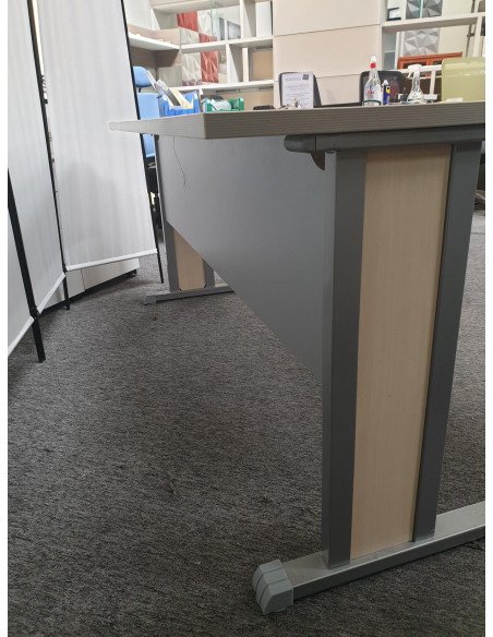 BUREAU COMPACT PIEDS BOIS/METAL