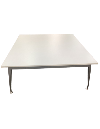 TABLE DE REUNION