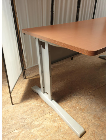 BUREAU DROIT PIEDS L METAL