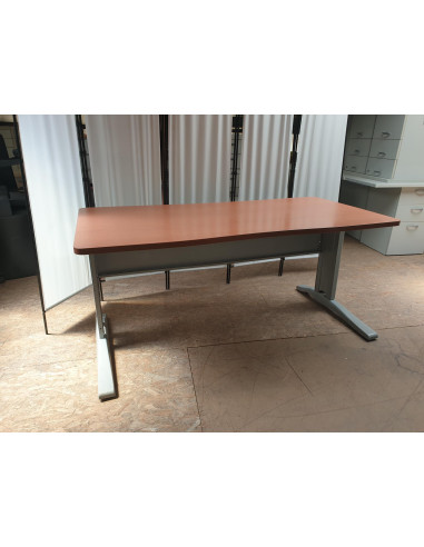 BUREAU DROIT PIEDS L METAL