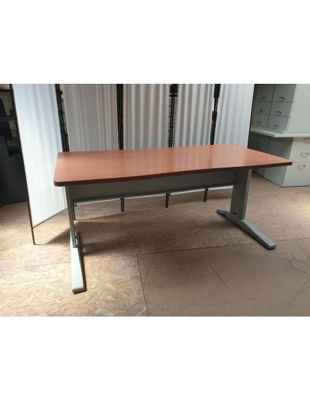 BUREAU DROIT PIEDS L METAL