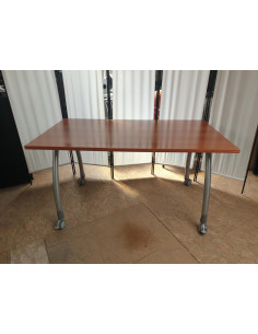 TABLE REUNION PIEDS A ROULETTES 2