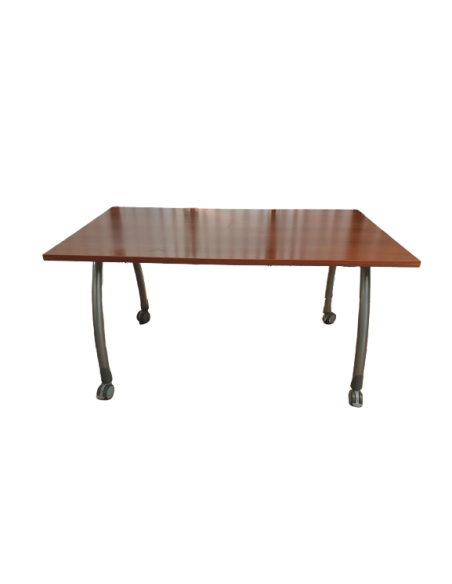 TABLE REUNION PIEDS A ROULETTES