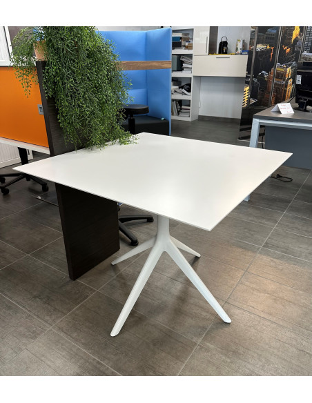 TABLE BLANCHE CARREE