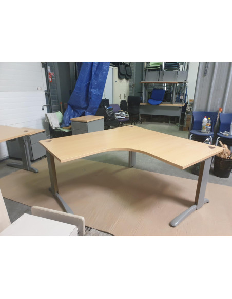 BUREAU D'ANGLE TON POIRIER - SECONDE MAIN - 160X160CM - 2 PIEDS METAL L GRIS CLAIR