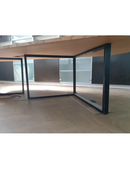 TABLE DE REUNION OVALE 10 PERSONNES - seconde main - plateau hêtre massif - pieds métal noir