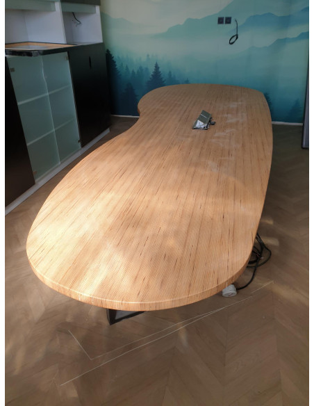 TABLE DE REUNION OVALE 10 PERSONNES - seconde main - plateau hêtre massif - pieds métal noir