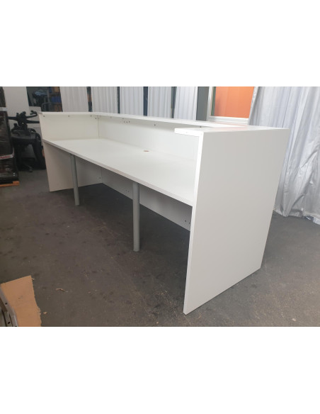 BANQUE D'ACCUEIL BLANCHE - seconde main - en mélaminé - dimensions L285 x P83 x H108 cm