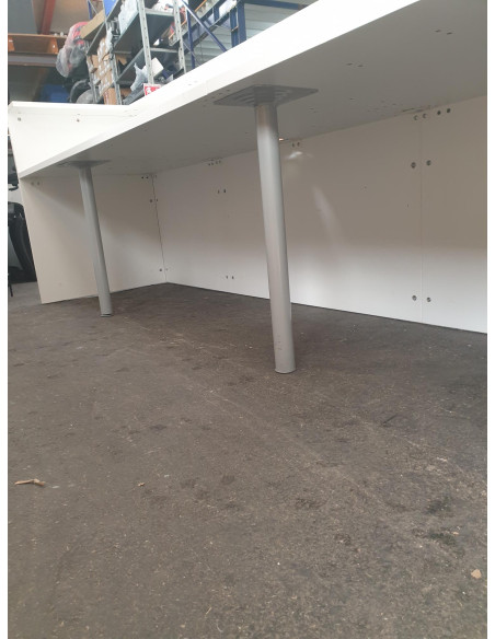 BANQUE D'ACCUEIL BLANCHE - seconde main - en mélaminé - dimensions L285 x P83 x H108 cm