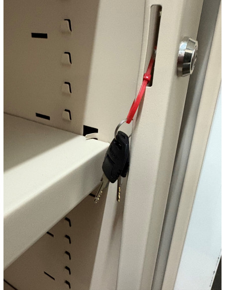 ARMOIRE HAUTE A RIDEAUX BEIGE - destockage - en métal - dimensions L80 x H180cm