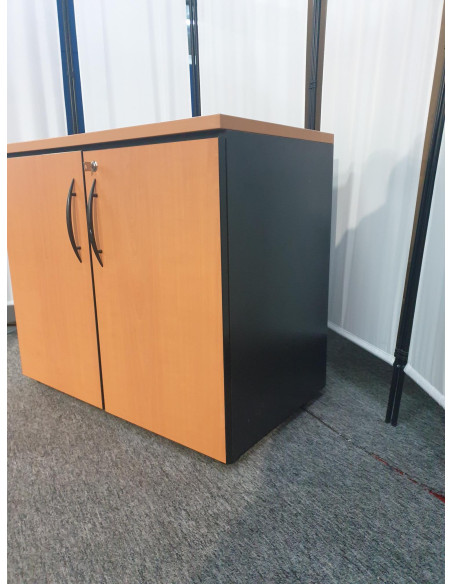 ARMOIRE BASSE NOIRE ET BOIS - seconde main - 2 portes battantes - dimensions L80 x H72 x P47 cm