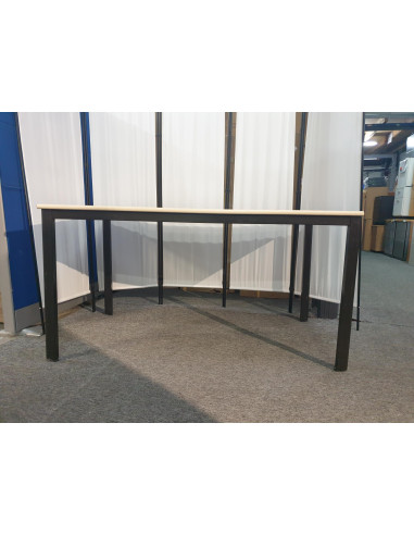 TABLE 140X80 BEIGE - seconde main - pieds métal...